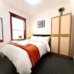 City Centre Located Room Space With Free Wifi