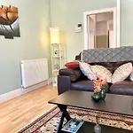 City Centre Located Room Space With Free Wifi
