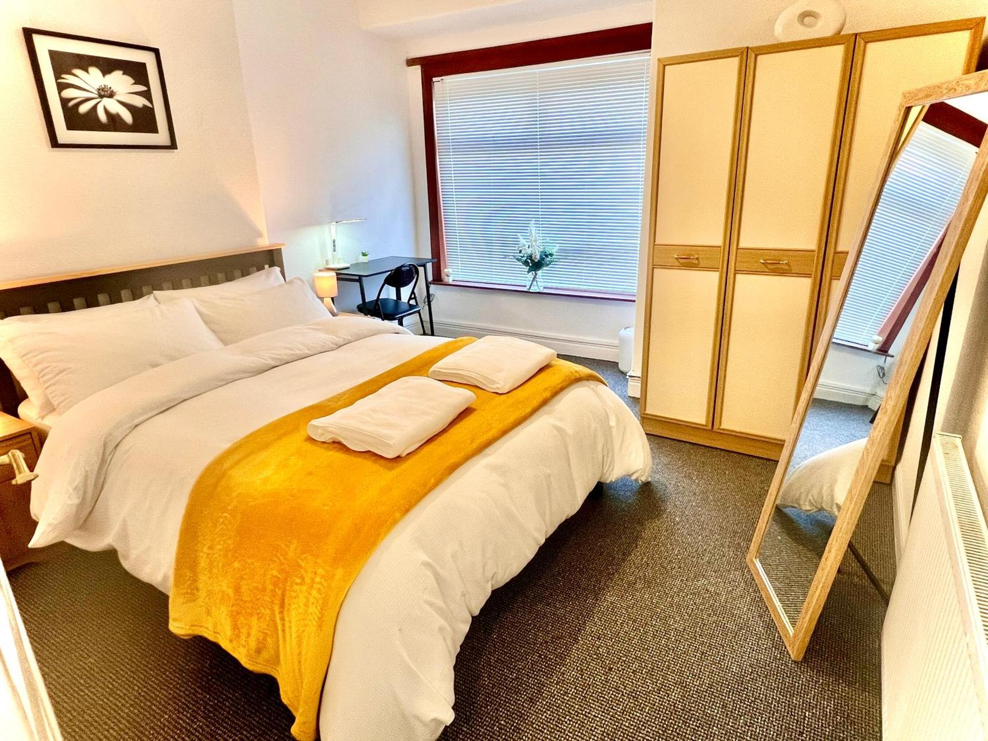Centre Located Space With Free Wifi * Kingston upon Hull