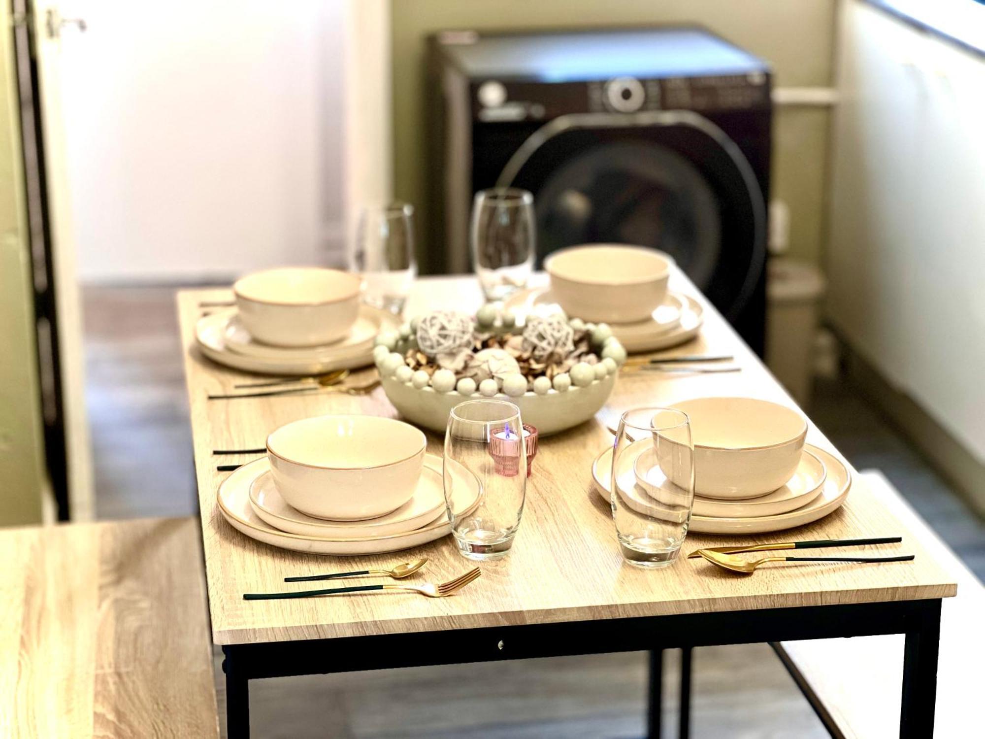 Centre Located Space With Free Wifi Homestay