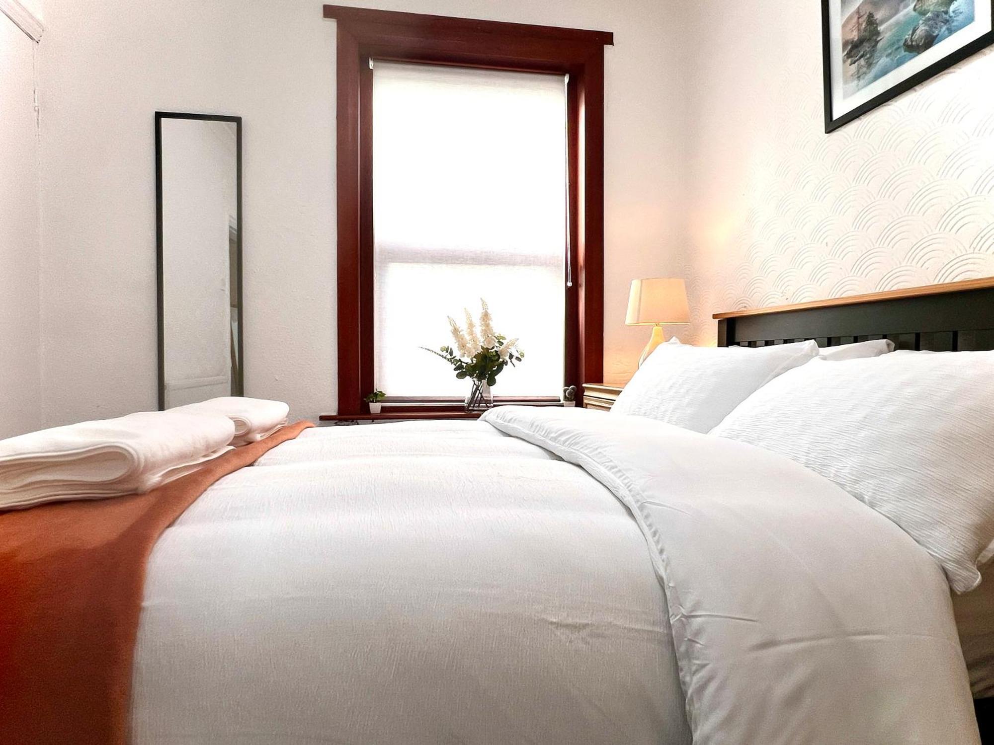 Homestay Centre Located Space With Free Wifi
